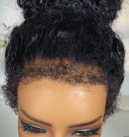Peruca 360 Kinky Curly com Baby Hair 4B – Preto Natural (#1B)