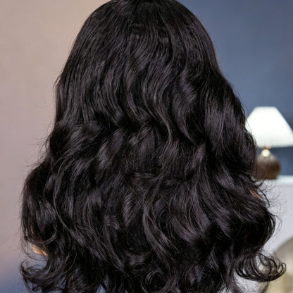 Peruca Wear&Go Kinky Straight Ondulada – Preto Natural (#1B)
