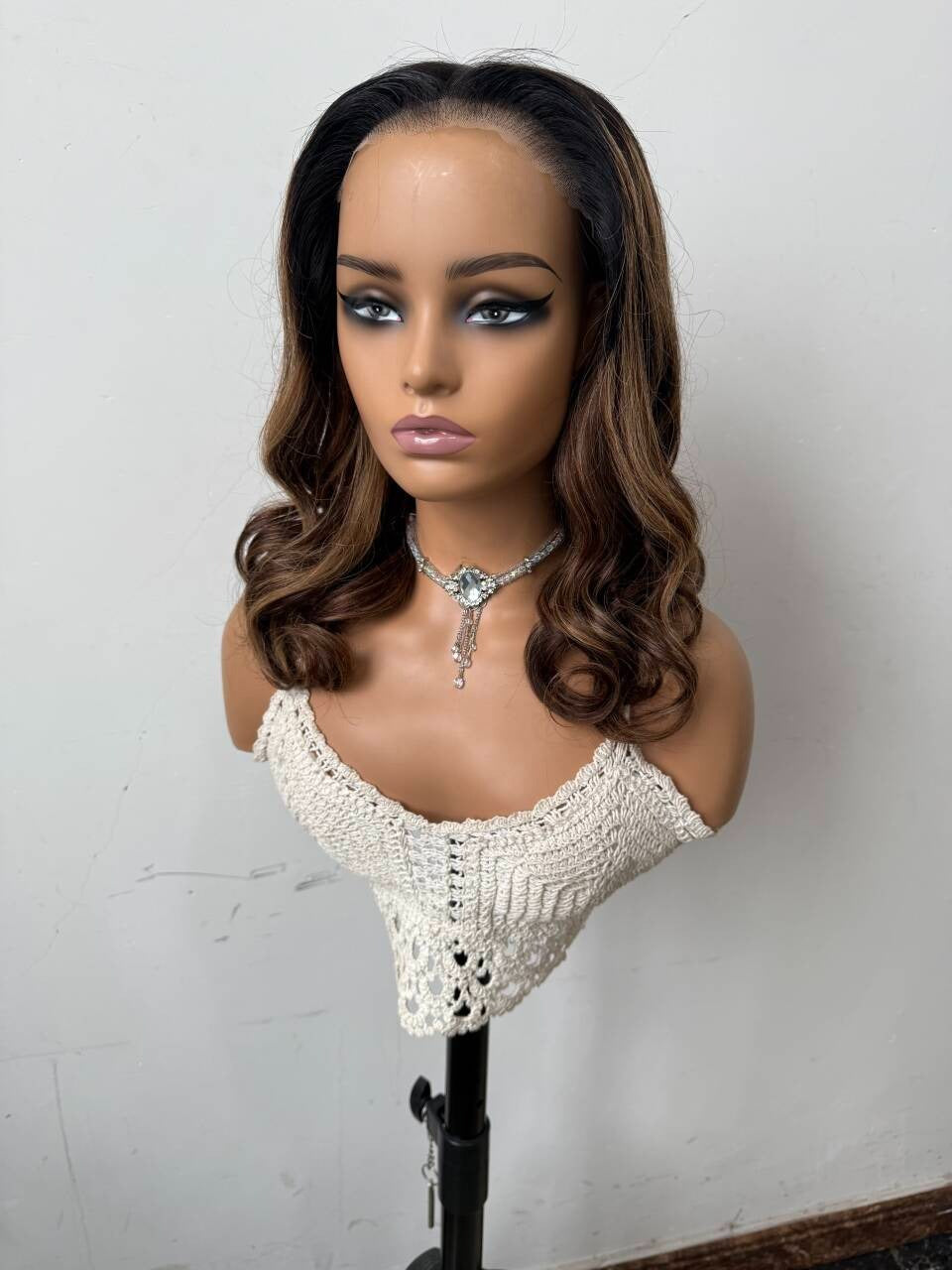 Peruca Bob Curta Ondulada loiro – Cabelo Humano, sem cola, pronta a usar