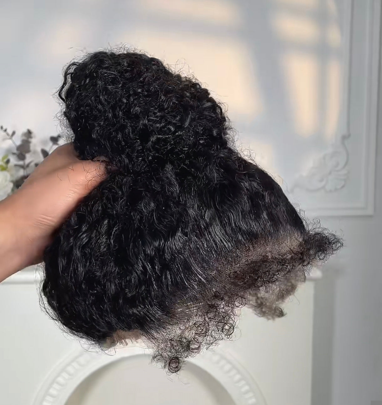 Peruca 360 Kinky Curly com Baby Hair 4B – Preto Natural (#1B)