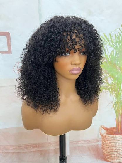 Peruca Cacheada Afro – Volume Intenso e Cachos Definidos – Pronta a Usar (Sem Cola)