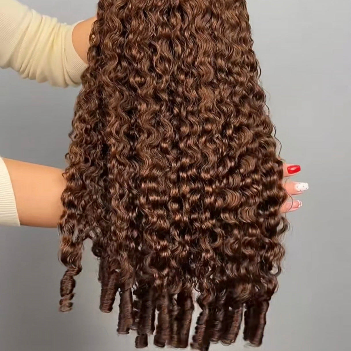 Peruca Wear Go Burmese Curly – Castanho Chocolate (#4)
