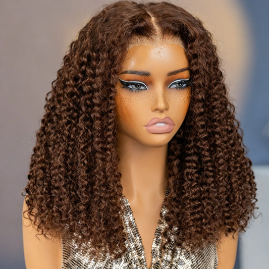 Peruca Wear Go Kinky Curly – Castanho Chocolate (#4)
