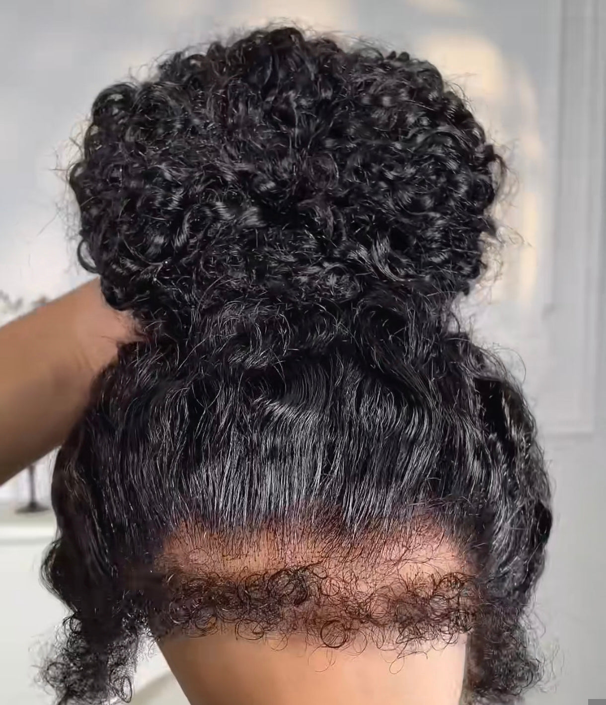 Peruca 360 Kinky Curly com Baby Hair 4B – Preto Natural (#1B)