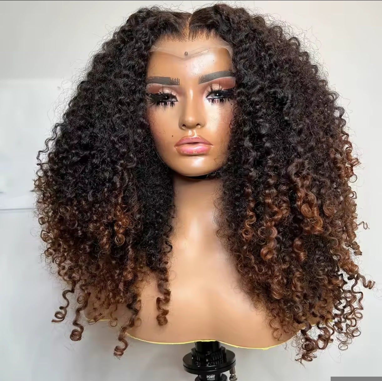 Peruca Wear Go Kinky curly –  Castanho Ombrê