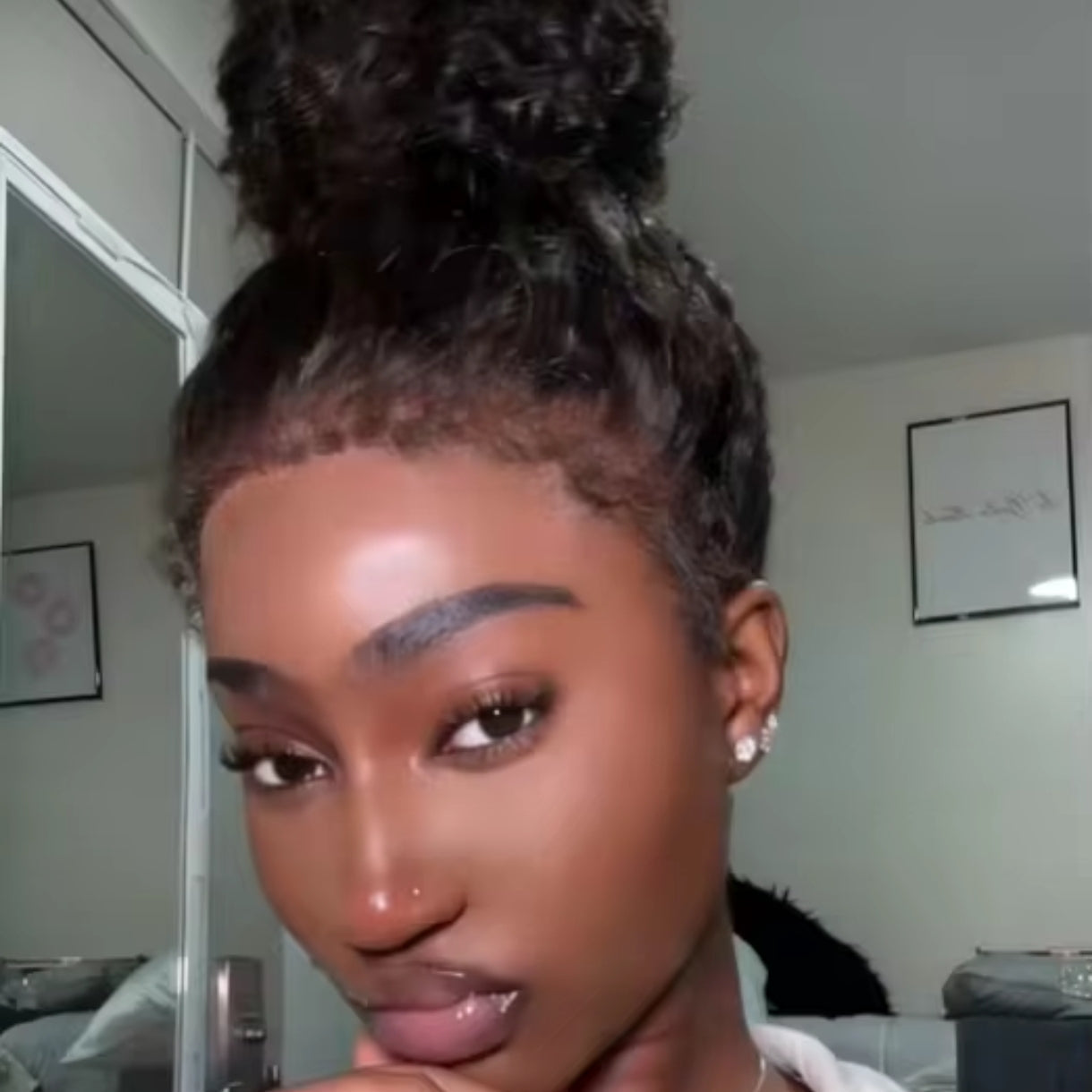 Peruca 360 Kinky Curly com Baby Hair 4B – Preto Natural (#1B)